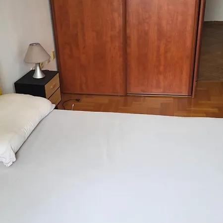 Апартаменти Cozy With Ljubovic View